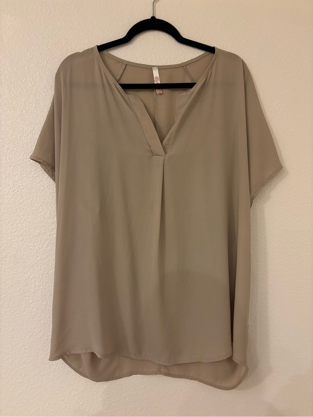 Relaxed V-Neck Short Sleeve Blouse in Taupe